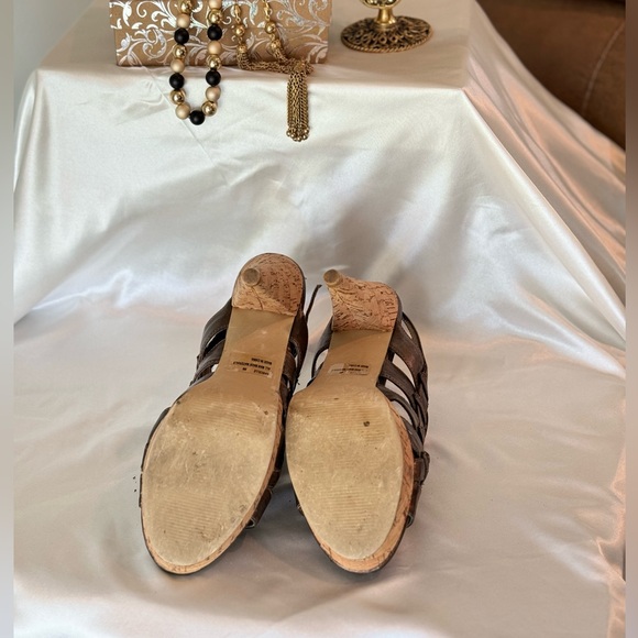 Rampage: Metallic Bronze Heel - Picture 5 of 6